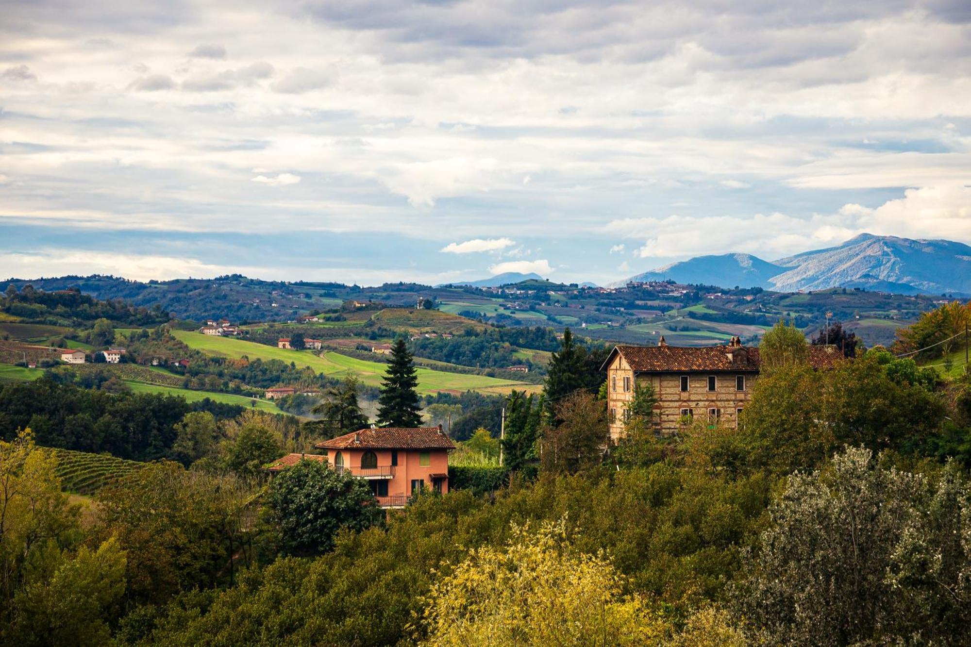 Готель Charming Barolo Wine Loft Монфорте-д'Альба Екстер'єр фото