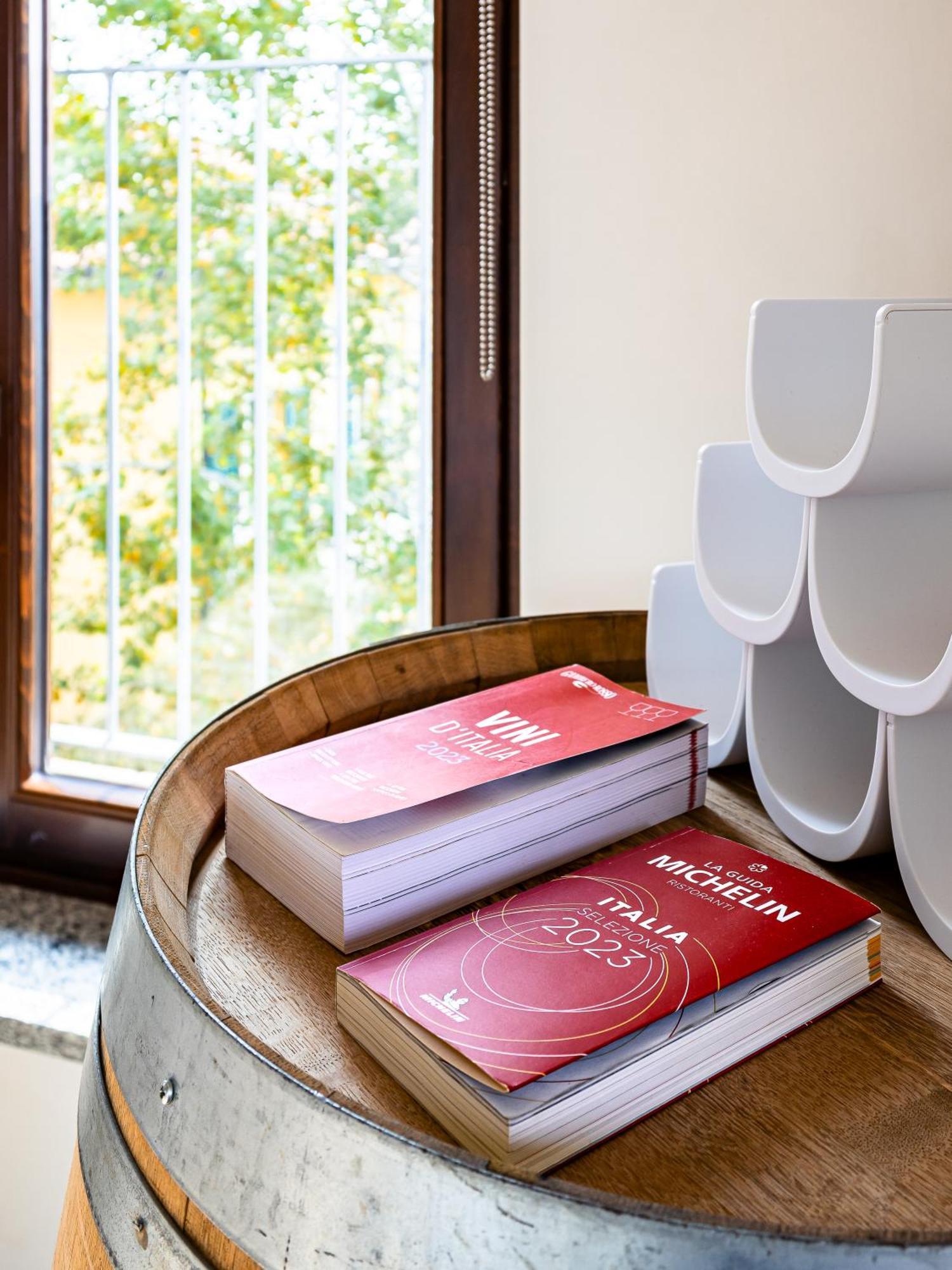 Готель Charming Barolo Wine Loft Монфорте-д'Альба Екстер'єр фото